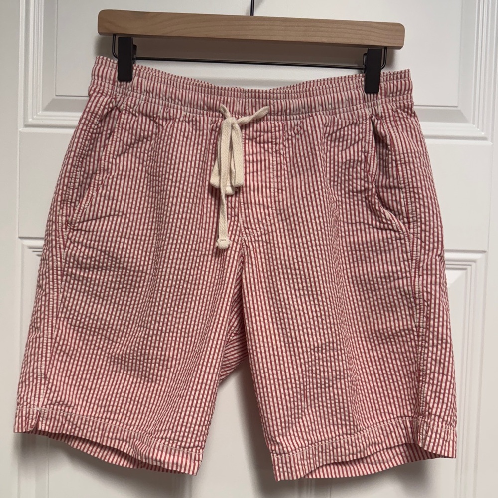 GAP Drawstring Red and White Seersucker Shorts, Small